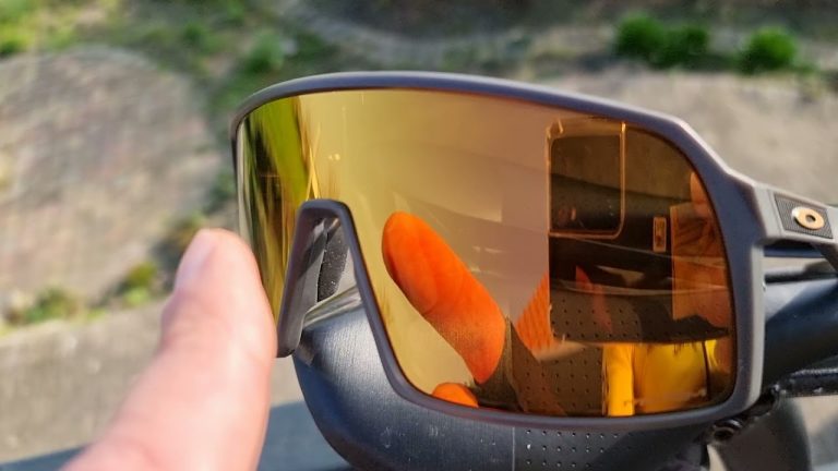 How do you tell what Oakleys I have?