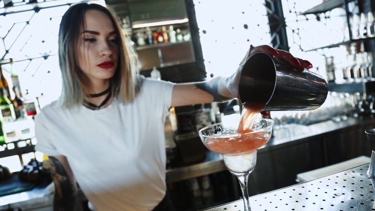 5 Essential Eye Care Tips for Bartenders: Protect Your Vision On and Off the Job